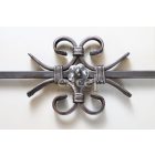 Díszített csavart pálca 8 csigával és virággal